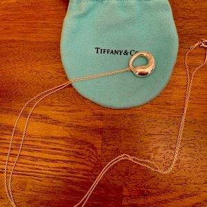 Tiffany Elsa Peretti®
Eternal Circle Pendant